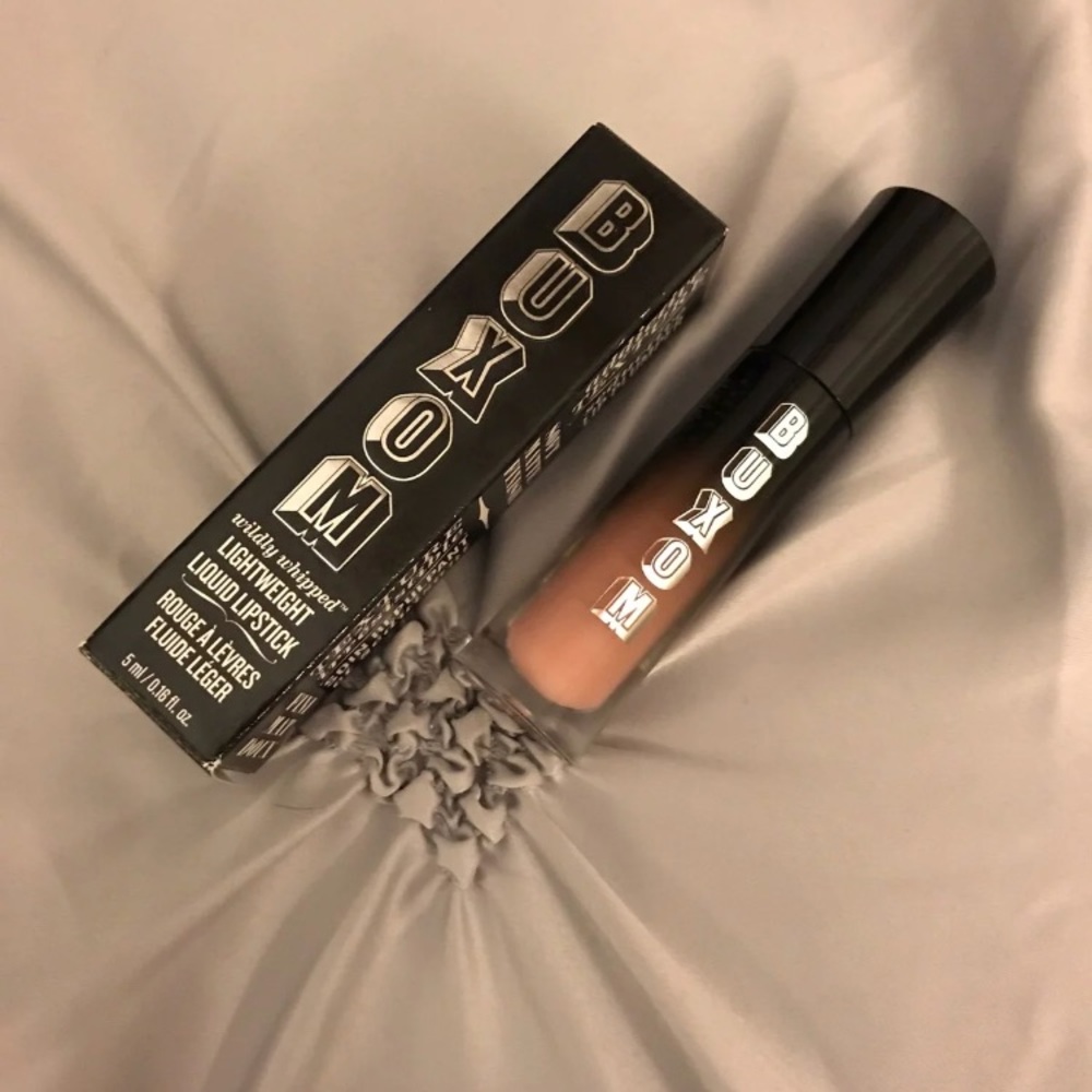 Liquid Lipstick BUXOM in White Russian